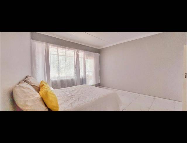 3 BEDROOM APARTMENT FOR SALE IN VANDERBIJLPARK CW 6